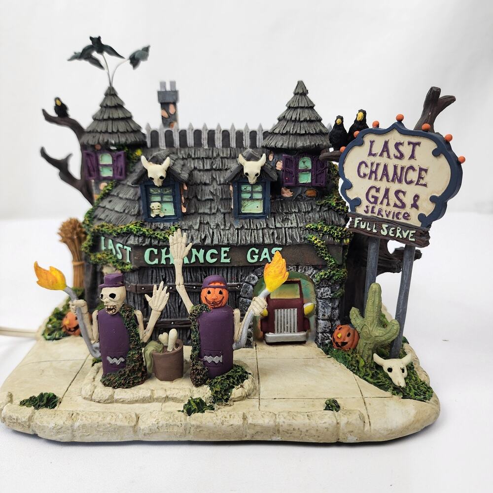 Hawthorne Village Halloween Munsters Collection Lighted Last Chance Gas Station